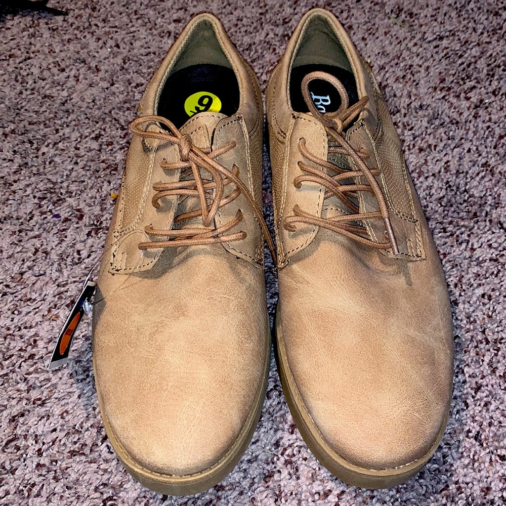 Size 9 Men’s Bass Dress Shoes